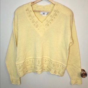 ✿ Vintage Yellow Knit Sweater Size L